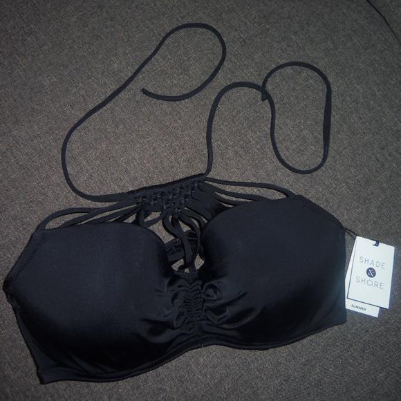 Shade & Shore Other - Lightly Lined Macrame High Neck Halter Bikini Top